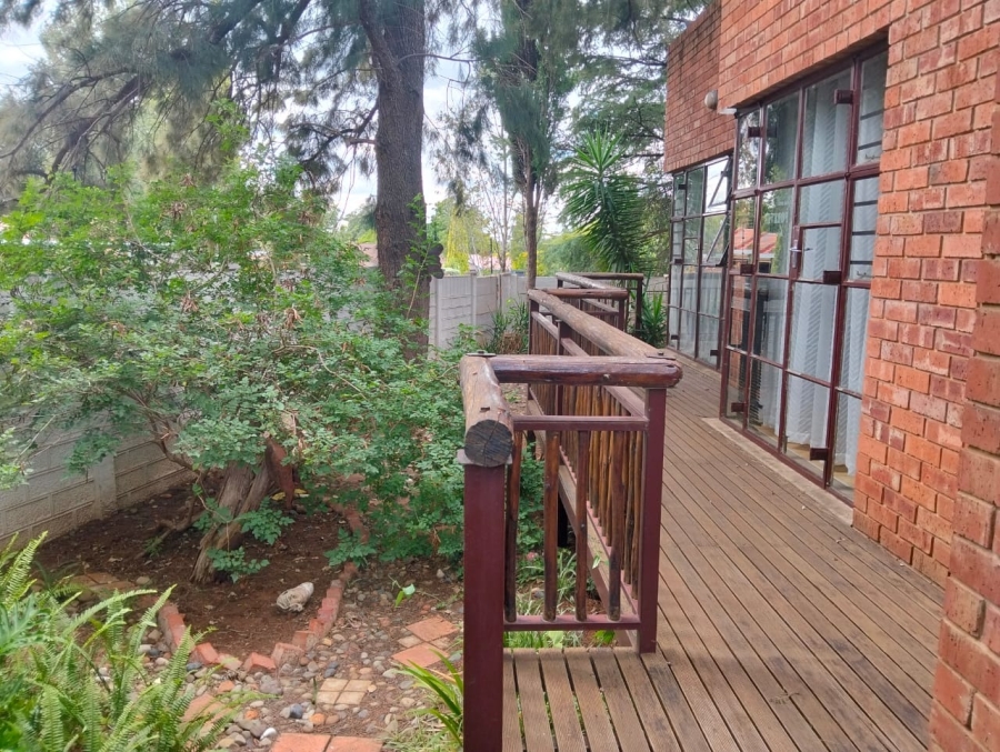 4 Bedroom Property for Sale in Pellissier Free State